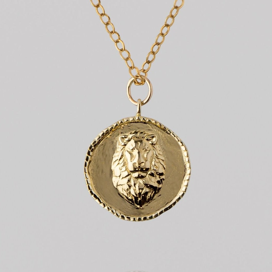 Leo Zodiac Pendant Necklace in 14K Gold