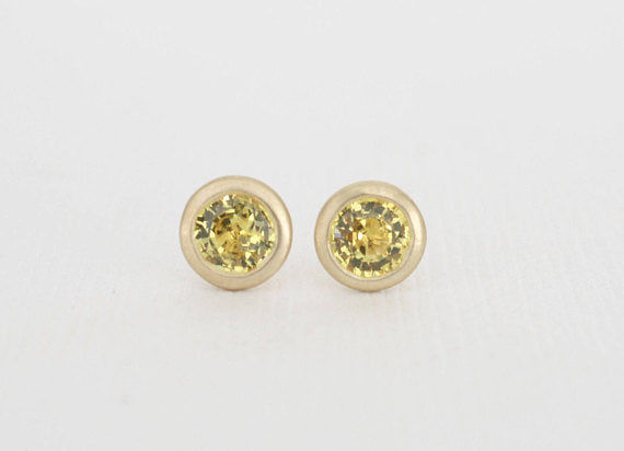 Yellow Sapphire Bezel Stud Earrings in 14K Gold – Studio1040